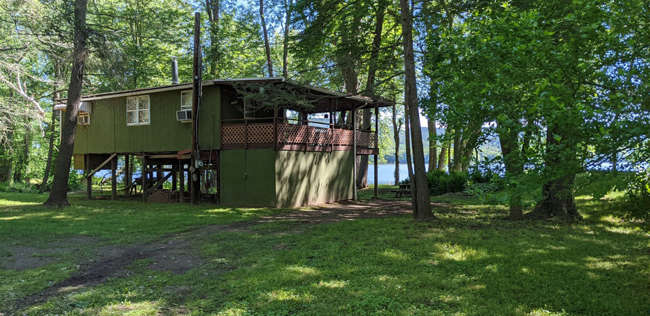 Outside front corner facing the river - Musky Lodge Susquehanna River Vacation Rental in Pennsylvania
